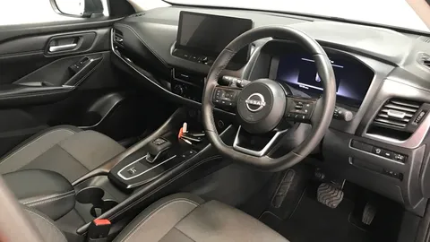 NISSAN QASHQAI 1.3 DiG-T MH 158 N-Connecta Xtronic