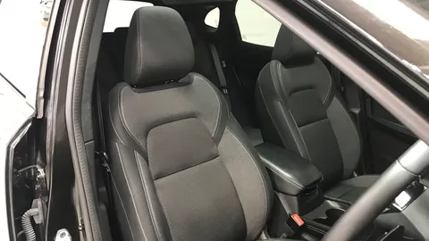 NISSAN QASHQAI 1.3 DiG-T MH 158 N-Connecta Xtronic