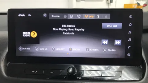 NISSAN QASHQAI 1.3 DiG-T MH 158 N-Connecta Xtronic