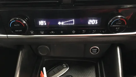 NISSAN QASHQAI 1.3 DiG-T MH 158 N-Connecta Xtronic