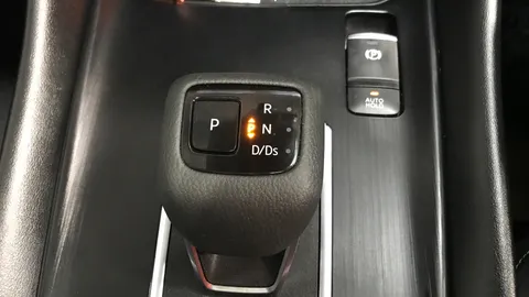 NISSAN QASHQAI 1.3 DiG-T MH 158 N-Connecta Xtronic