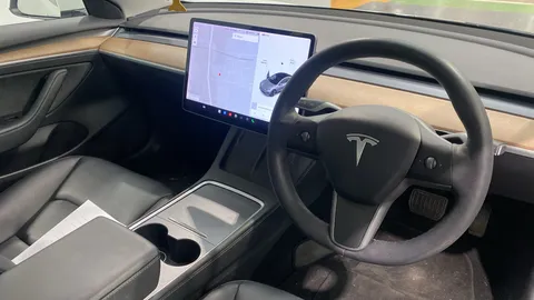 TESLA MODEL 3 Standard Plus Auto