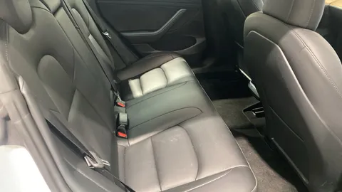 TESLA MODEL 3 Standard Plus Auto