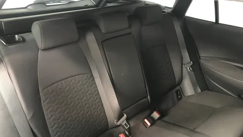 TOYOTA COROLLA 1.8 VVT-i Hybrid Icon Tech CVT