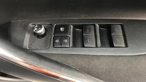 TOYOTA COROLLA 1.8 VVT-i Hybrid Icon Tech CVT