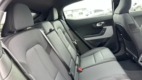 Polestar                  2 220kW 82kWh Long Range SM [Plus] Auto