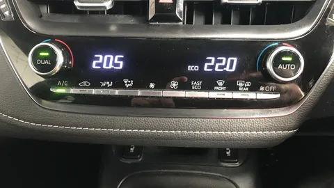 TOYOTA COROLLA 1.8 VVT-i Hybrid Icon Tech CVT