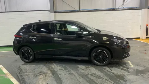 NISSAN LEAF 110kW N-Connecta 39kWh Auto