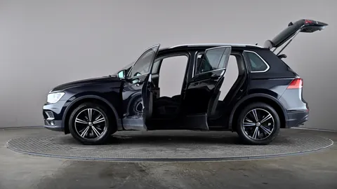 VOLKSWAGEN TIGUAN 2.0 TDi 150 SE Nav