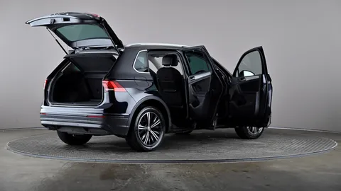 VOLKSWAGEN TIGUAN 2.0 TDi 150 SE Nav