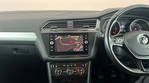 VOLKSWAGEN TIGUAN 2.0 TDi 150 SE Nav