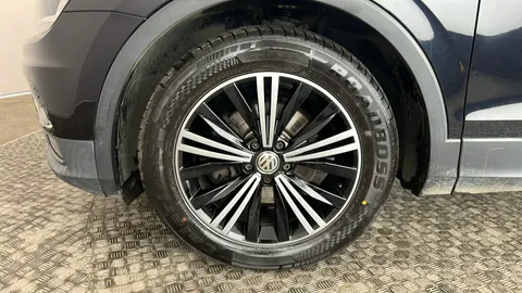 VOLKSWAGEN TIGUAN 2.0 TDi 150 SE Nav
