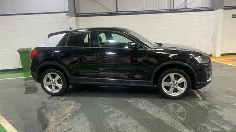 AUDI Q2 30 TDI Sport