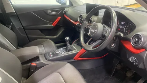 AUDI Q2 30 TDI Sport