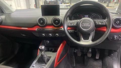 AUDI Q2 30 TDI Sport