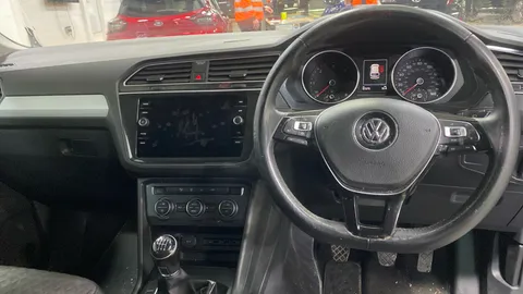 VOLKSWAGEN TIGUAN 2.0 TDi 150 SE Nav