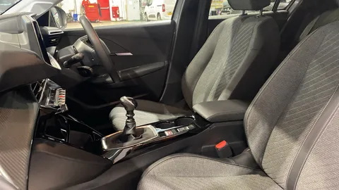 PEUGEOT 208 1.2 PureTech 100 Allure