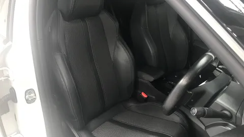 PEUGEOT 2008 1.2 PureTech 130 GT