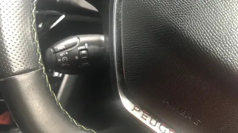 PEUGEOT 2008 1.2 PureTech 130 GT