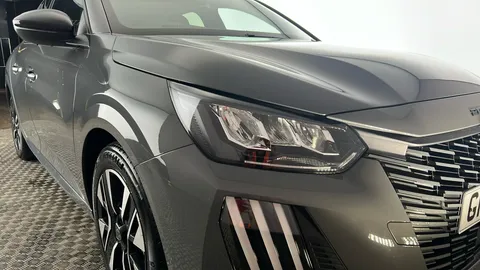 PEUGEOT 208 1.2 PureTech 100 Allure