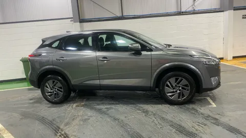 NISSAN QASHQAI 1.3 DiG-T MH 158 Acenta Premium Xtronic