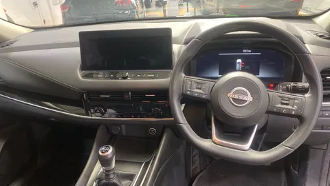 NISSAN QASHQAI 1.3 DiG-T MH N-Connecta