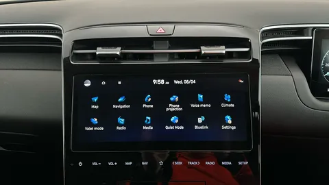 HYUNDAI TUCSON 1.6 TGDi 48V MHD SE Connect 2WD DCT