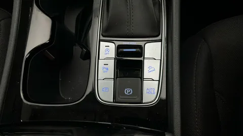 HYUNDAI TUCSON 1.6 TGDi 48V MHD SE Connect 2WD DCT