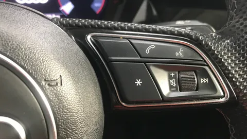 AUDI A3 35 TFSI S Line