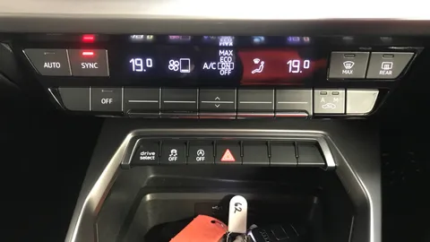 AUDI A3 35 TFSI S Line