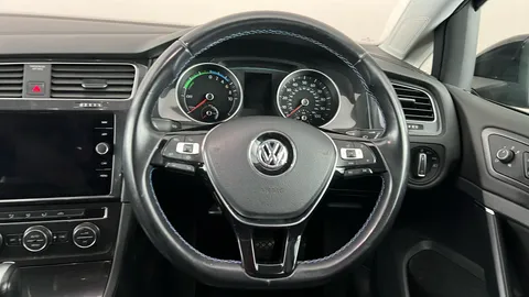 VOLKSWAGEN GOLF 99kW e-Golf 35kWh Auto