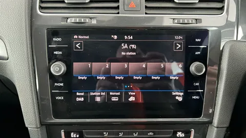 VOLKSWAGEN GOLF 99kW e-Golf 35kWh Auto