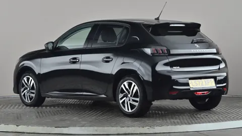 PEUGEOT 208 1.2 PureTech 100 Allure Premium + EAT8