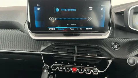 PEUGEOT 208 1.2 PureTech 100 Allure Premium + EAT8