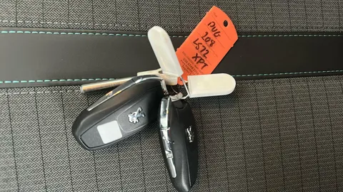 PEUGEOT 208 1.2 PureTech 100 Allure Premium + EAT8