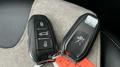 PEUGEOT 3008 1.6 Hybrid4 300 GT e-EAT8