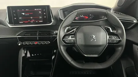 PEUGEOT 2008 1.2 PureTech 130 Allure Premium+ EAT8