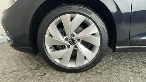 VOLKSWAGEN GOLF 1.5 eTSI Style DSG