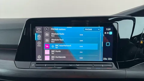 VOLKSWAGEN GOLF 1.5 eTSI Style DSG