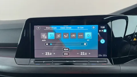 VOLKSWAGEN GOLF 1.5 eTSI Style DSG