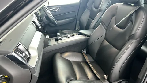 VOLVO XC60 2.0 T6 [350] RC PHEV Plus Dark AWD Geartronic