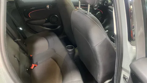 Mini Hatchback 1.5 Cooper Classic Auto [Comfort/Nav Pack]