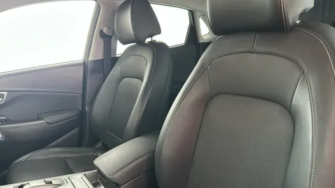 HYUNDAI KONA 150kW Premium SE 64kWh Auto