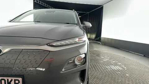HYUNDAI KONA 150kW Premium SE 64kWh Auto