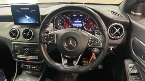 MERCEDES-BENZ CLA CLA 220d AMG Line Night Edition Tip Auto