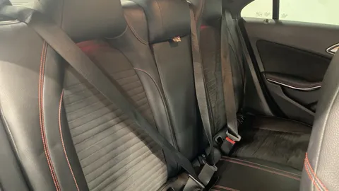 MERCEDES-BENZ CLA CLA 220d AMG Line Night Edition Tip Auto