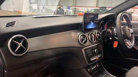 MERCEDES-BENZ CLA CLA 220d AMG Line Night Edition Tip Auto