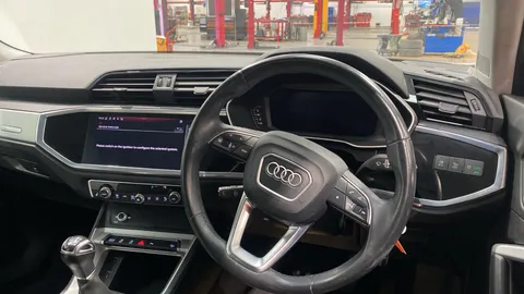 AUDI Q3 35 TFSI Sport