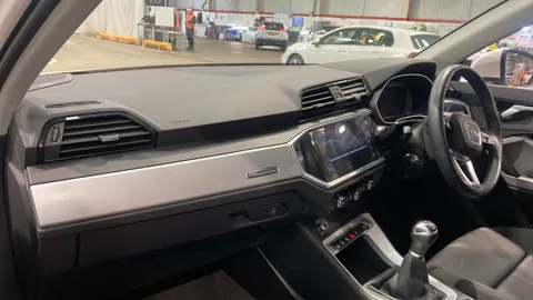 AUDI Q3 35 TFSI Sport