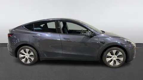 TESLA MODEL Y RWD Auto